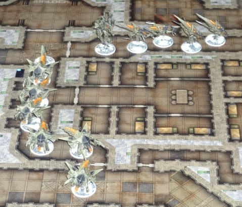 Virai streaming round a wreck